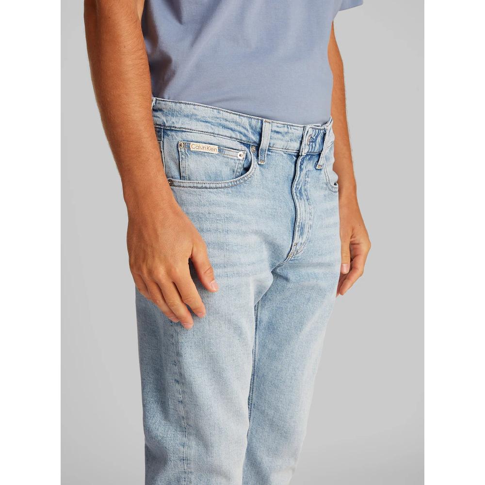 Calvin Klein Jeans Tapered-fit-Jeans »SLIM TAPER« In Hellblauer Waschung ▷ Für