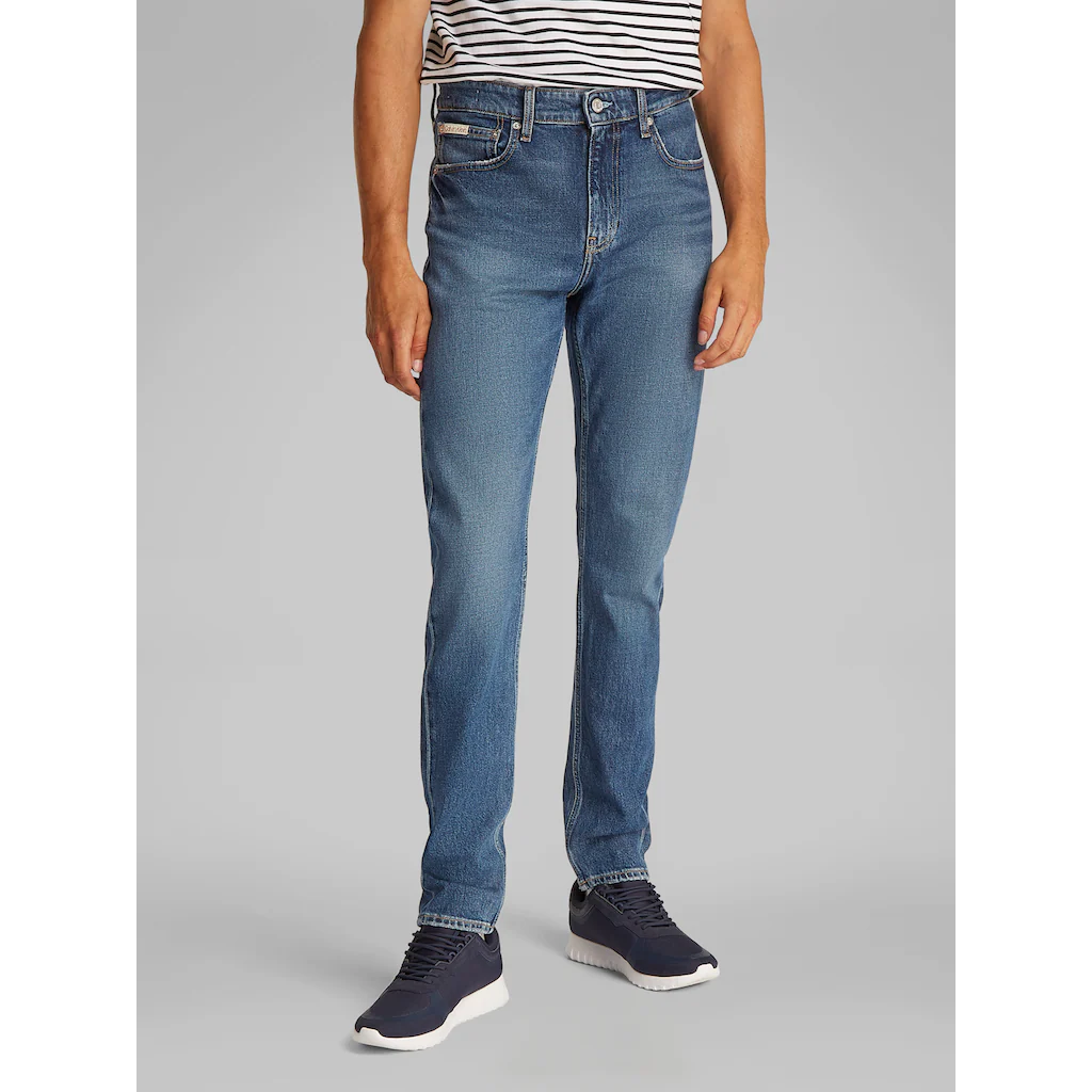 Calvin Klein Jeans Tapered-fit-Jeans »SLIM TAPER« in mittelblauer Waschung ▷ kaufen