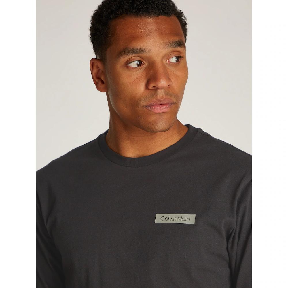 Calvin Klein Langarmshirt »STACKED COLOR BLOCK LS T-SHIRT« Mit Logoprint ▷ Kaufen