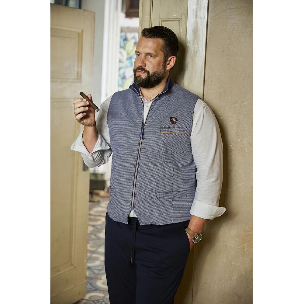 Charles Colby Sweatweste »Sweatweste DUKE MADDOC« (1 Tlg.) Mit Wappen-Badge ▷ Bestellen