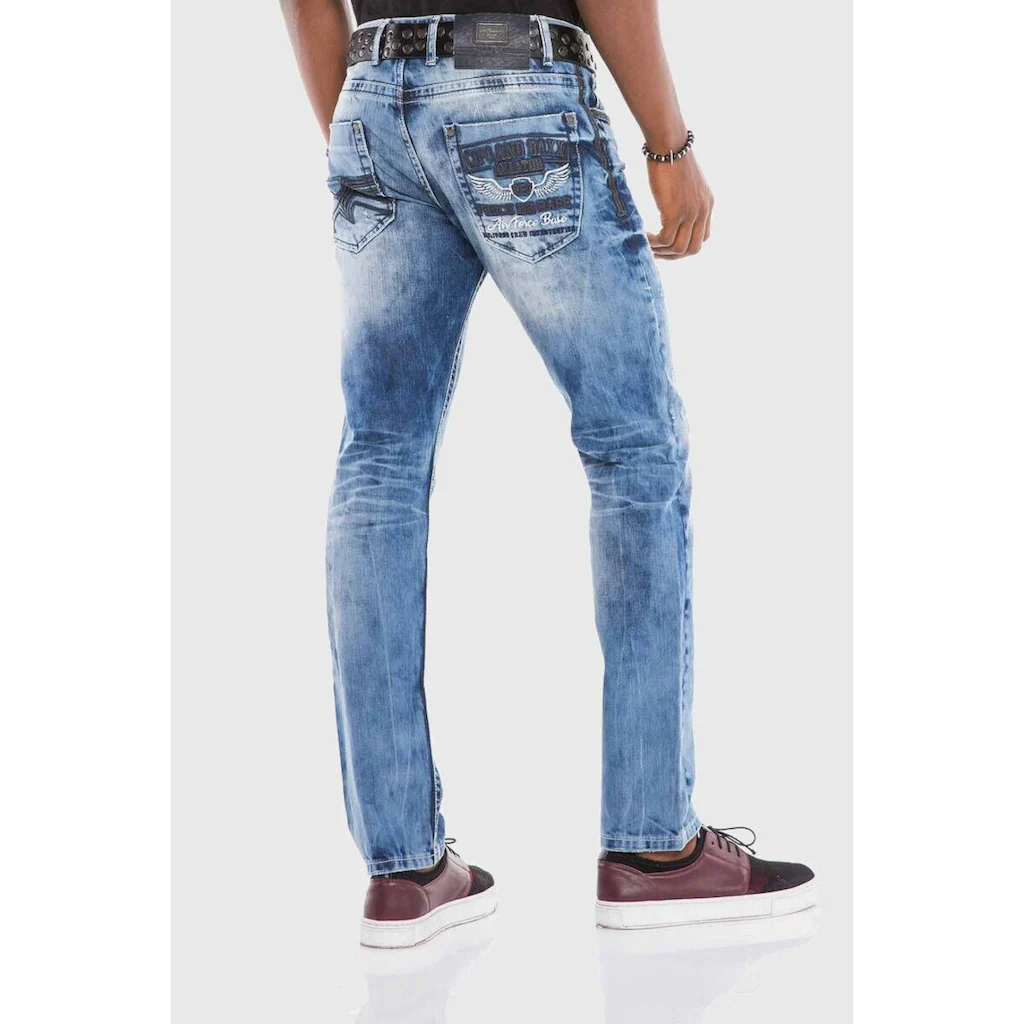 Cipo & Baxx 5-Pocket-Jeans »Jeans« Im Washed Design