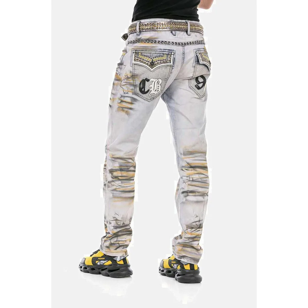 Cipo & Baxx 5-Pocket-Jeans »Jeans« In Extravagantem Look CD733