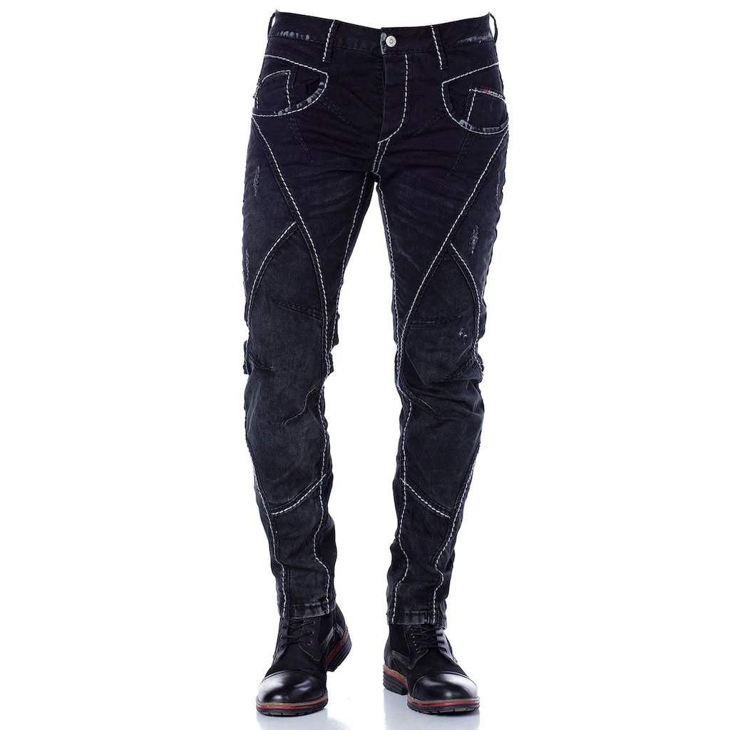 Cipo & Baxx 5-Pocket-Jeans »Jeans« Mit Extravaganten Teilungsnähten CD288