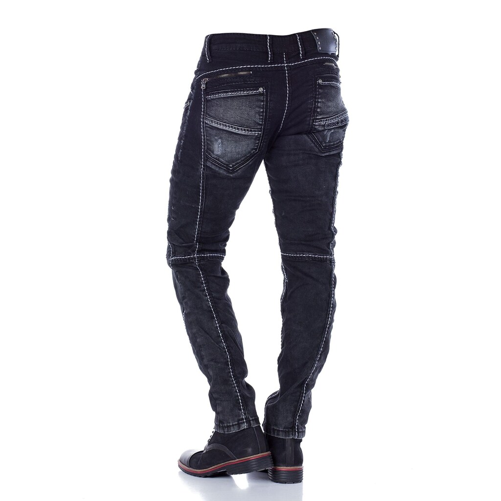 Cipo & Baxx 5-Pocket-Jeans »Jeans« Mit Extravaganten Teilungsnähten CD288