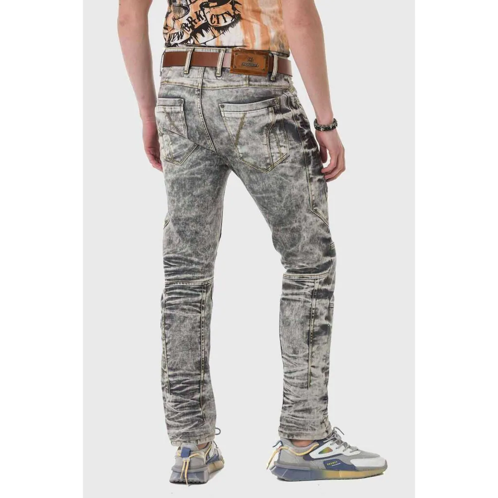 Cipo & Baxx 5-Pocket-Jeans »Jeans« Mit Markantem Design