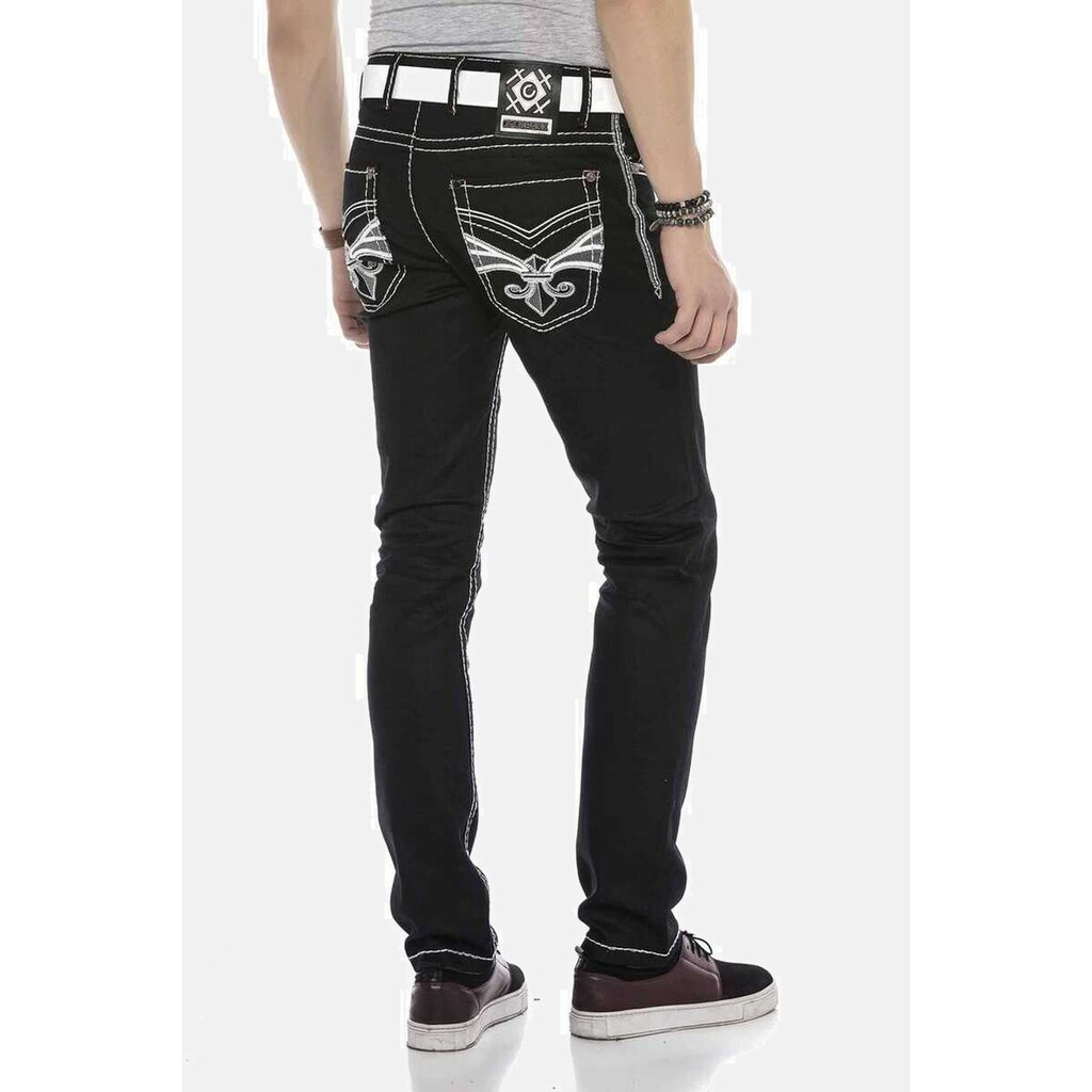 Cipo & Baxx Gerade Jeans »Jeans« Mit Farblich Abgehobenen Nähten CD553 ▷ Kaufen