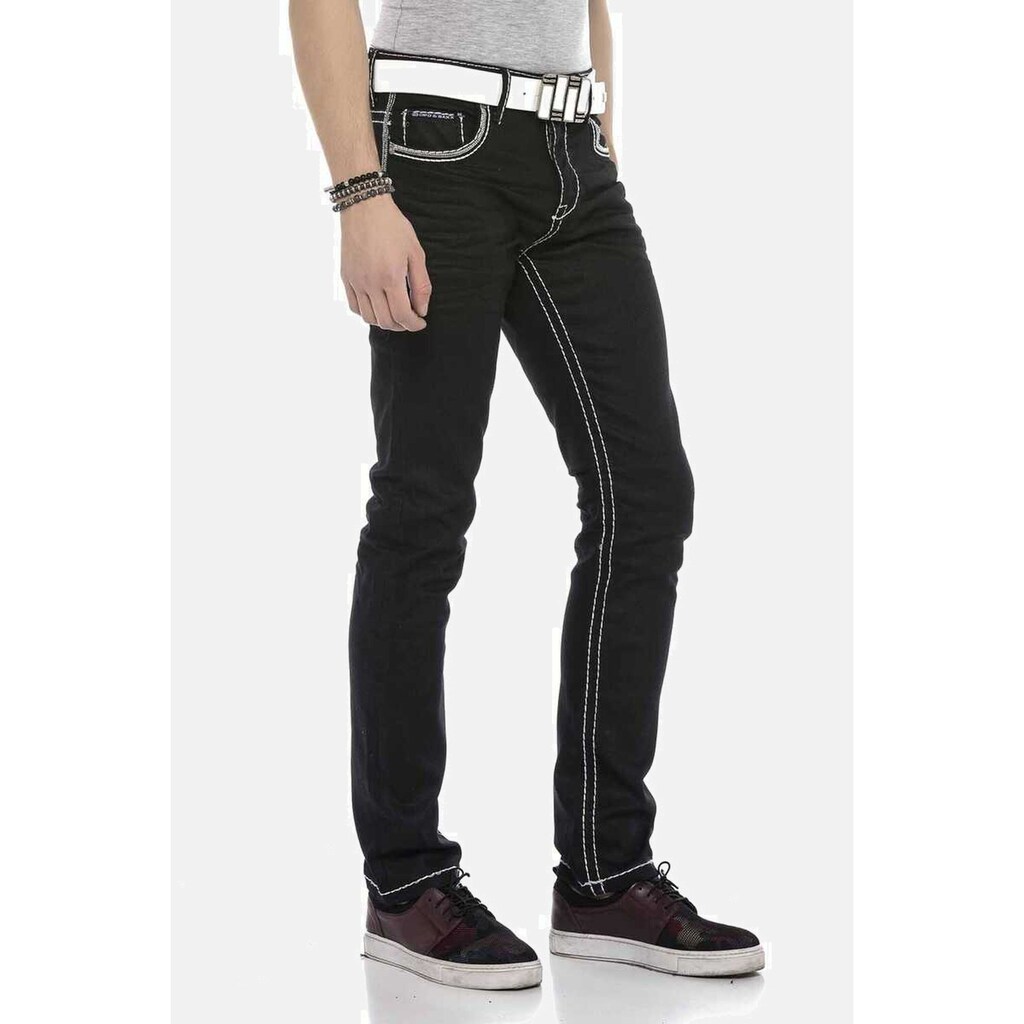 Cipo & Baxx Gerade Jeans »Jeans« Mit Farblich Abgehobenen Nähten CD553 ▷ Kaufen