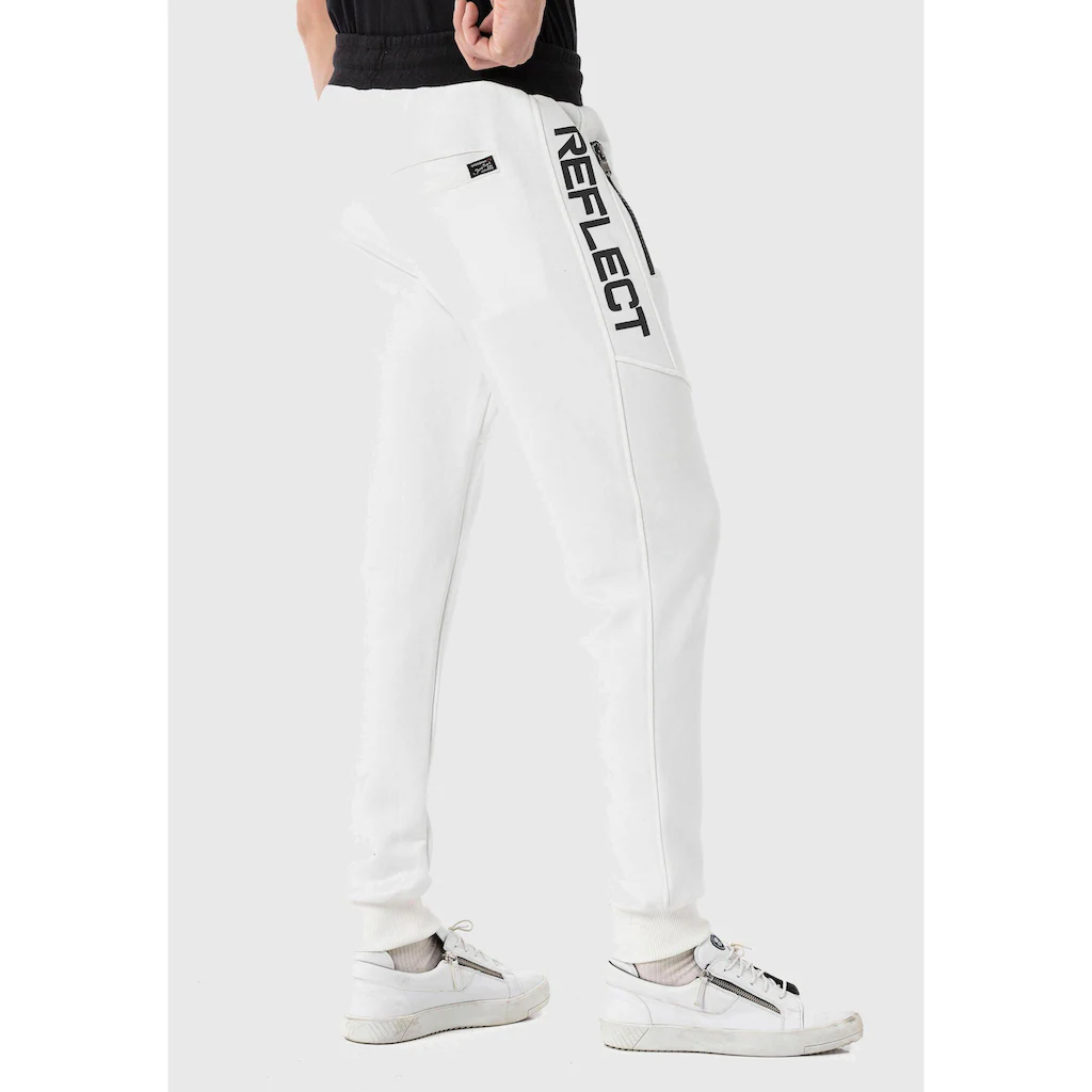 Cipo & Baxx Jogginghose »HOMEWEAR« Mit Dezenten Print An Den Beinen