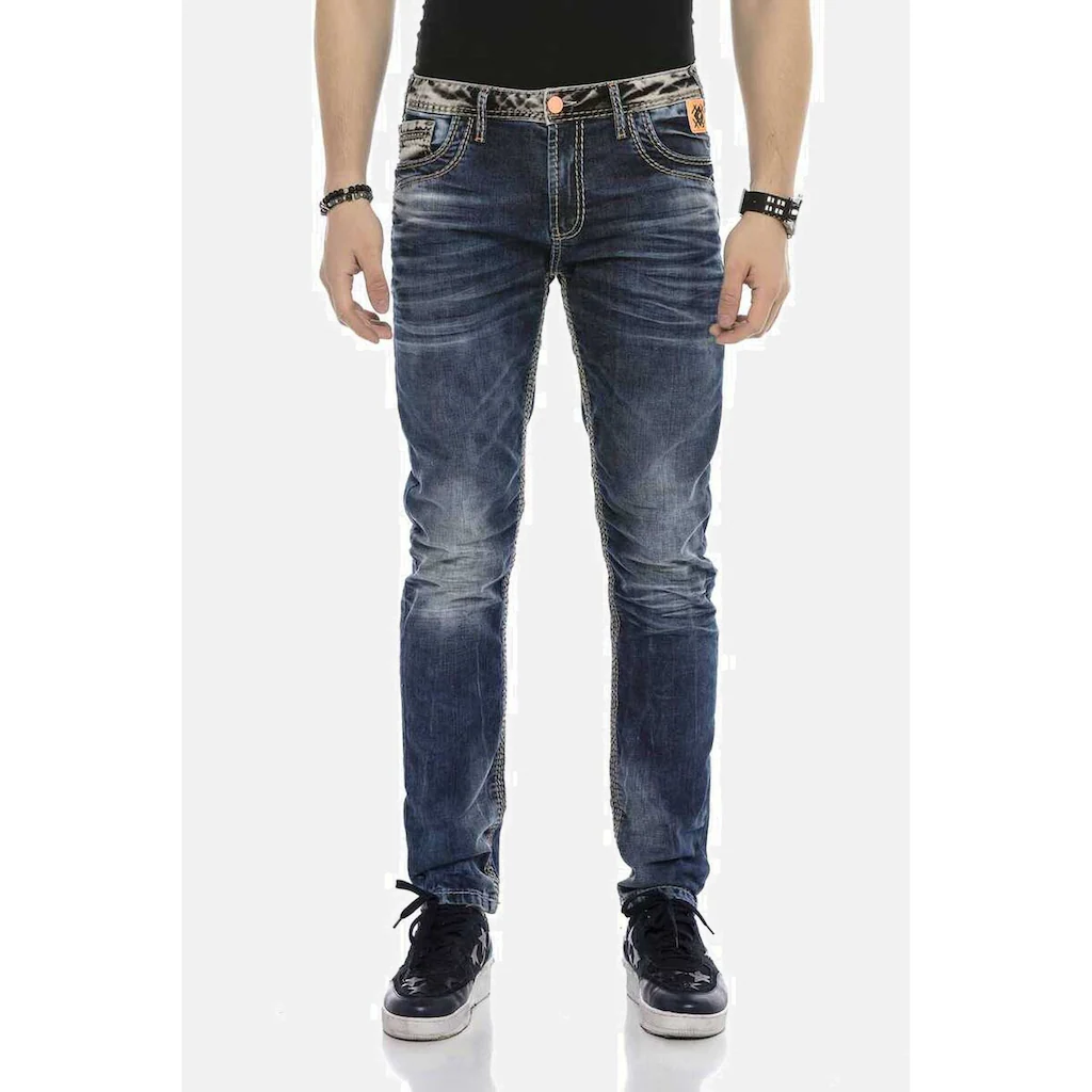Cipo & Baxx Regular-fit-Jeans »DENIM« bequeme Jeans mit breiten Ziernähten CD593 ▷ für