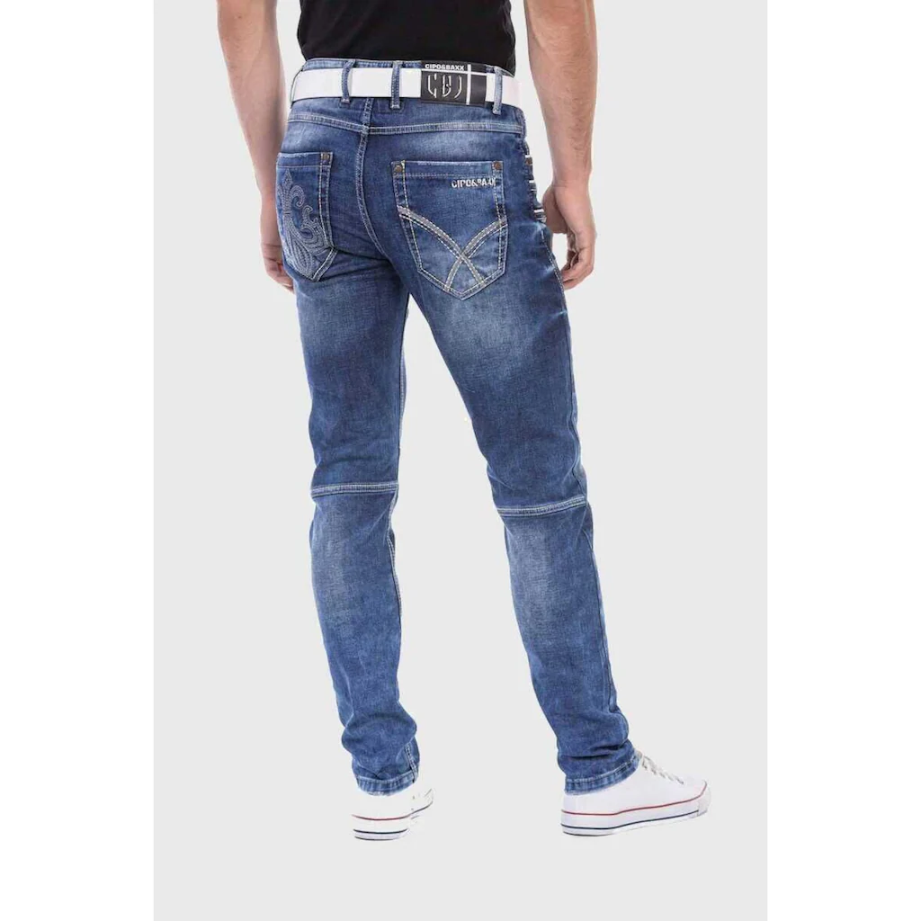 Cipo & Baxx Straight-Jeans »Jeans« Im Trendigen Design