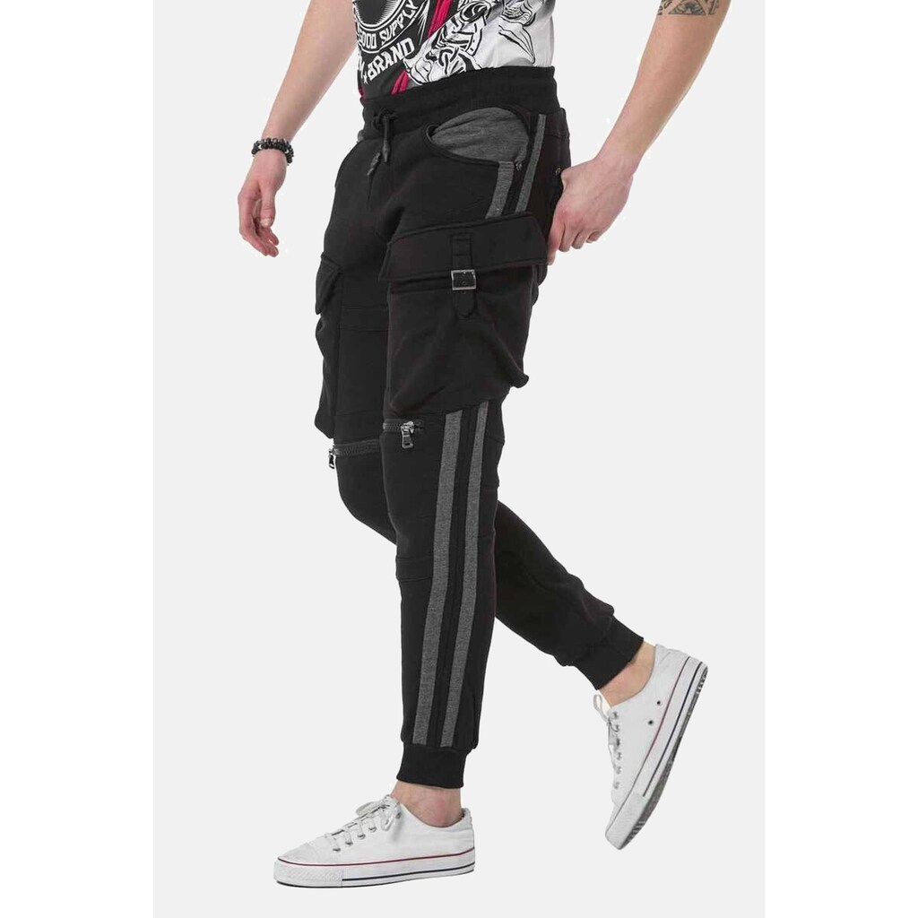 Cipo & Baxx Trainingshose »HOMEWEAR« Im Sportlichen Look CR125A