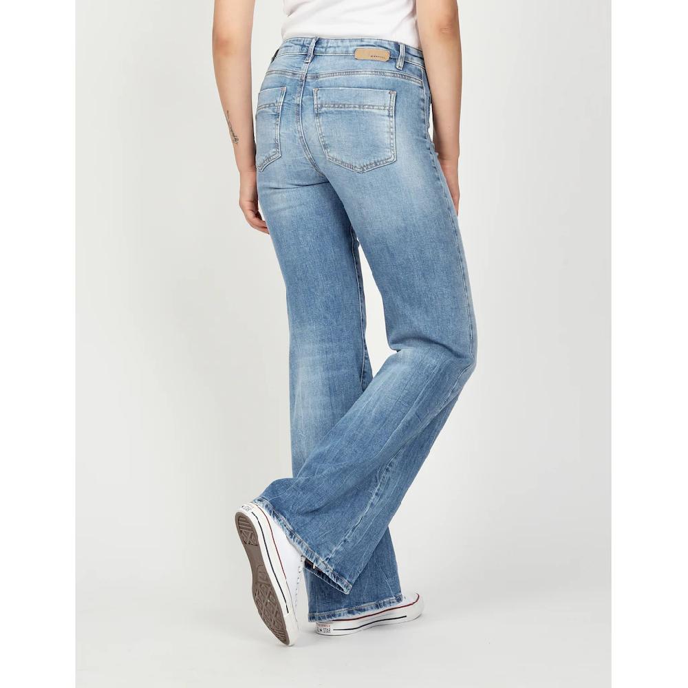GANG Bootcut-Jeans »94 JESSI FLARED« Im Angesagten Leo Muster