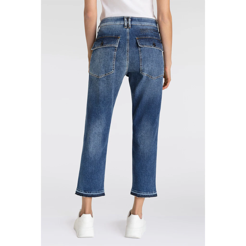 Herrlicher 3/4-Jeans »Fatique Women Slim Recycled Light Denim« Mit Großen Aufgesetzten Taschen Vorn