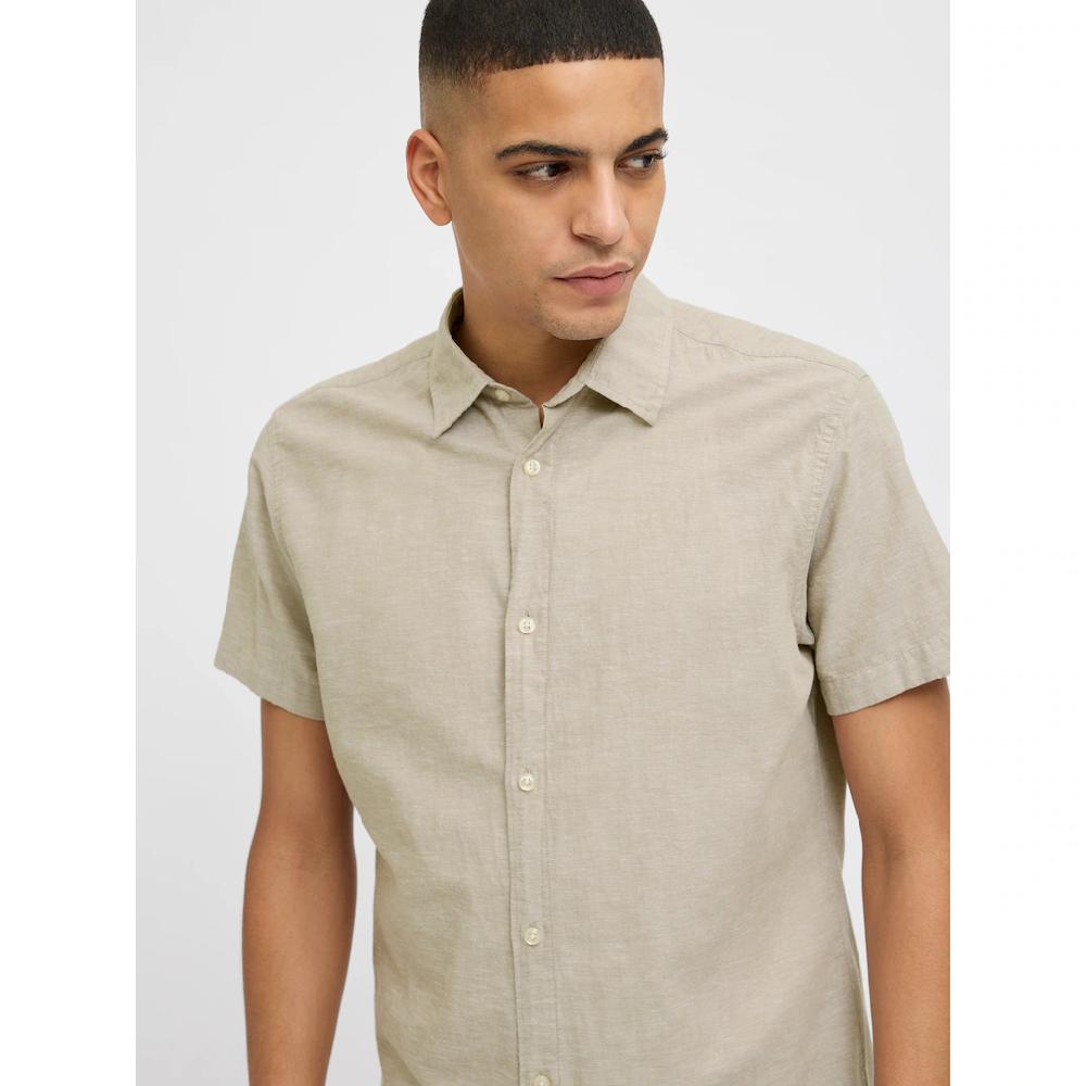 Jack & Jones Kurzarmhemd »JJEBREEZE SHIRT SS SN« Mit Hemdkragen