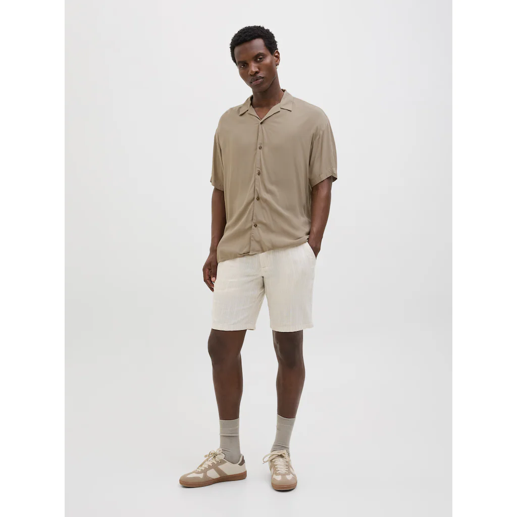 Jack & Jones Kurzarmhemd »JJEJEFF SOLID RESORT SHIRT S/S SN« Mit Resort Kragen