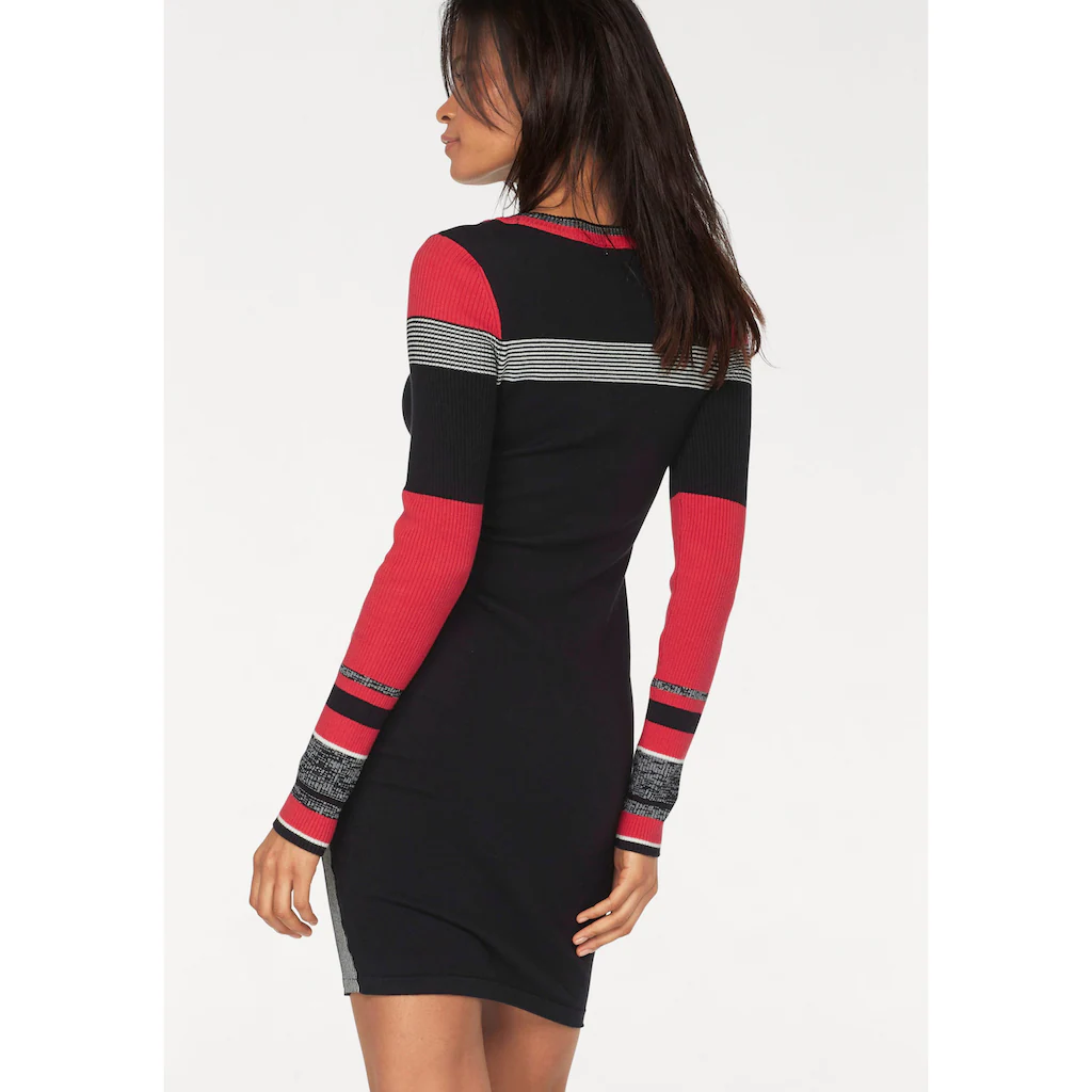 KangaROOS Strickkleid Figurbetont Lang Sportiver Look Aus Baumwollmix Langarm