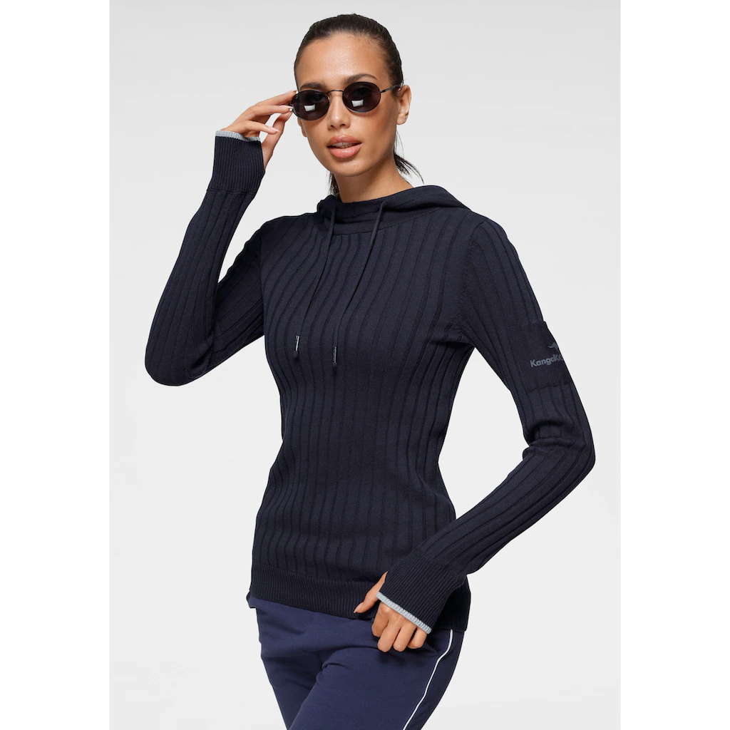 KangaROOS Strickpullover mit kontrastfarbener Kapuzeninnenseite und Logodruck auf dem Arm