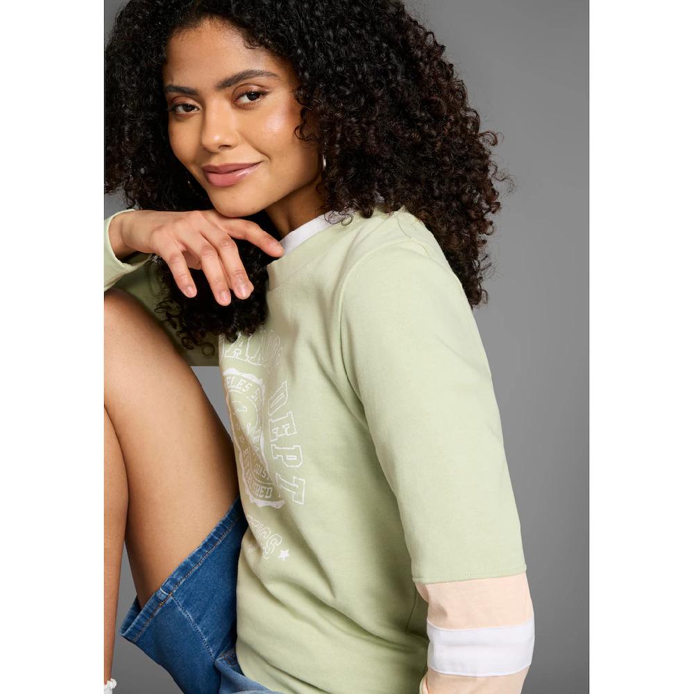 KangaROOS Sweatshirt Langarm Figurumschmeichelnde Passform Bedruckte Optik