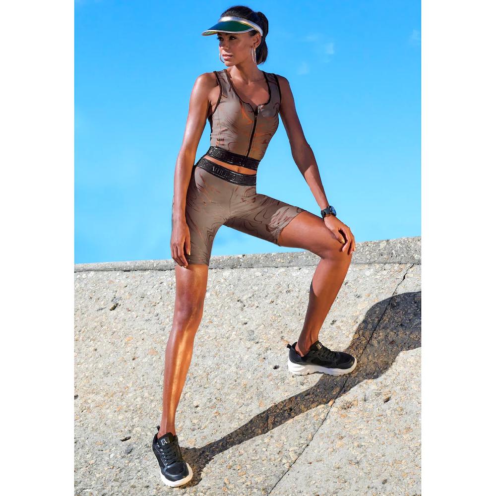 LASCANA ACTIVE Funktionsshorts Mit Glänzendem 3D Schriftzug Auf Dem Bund