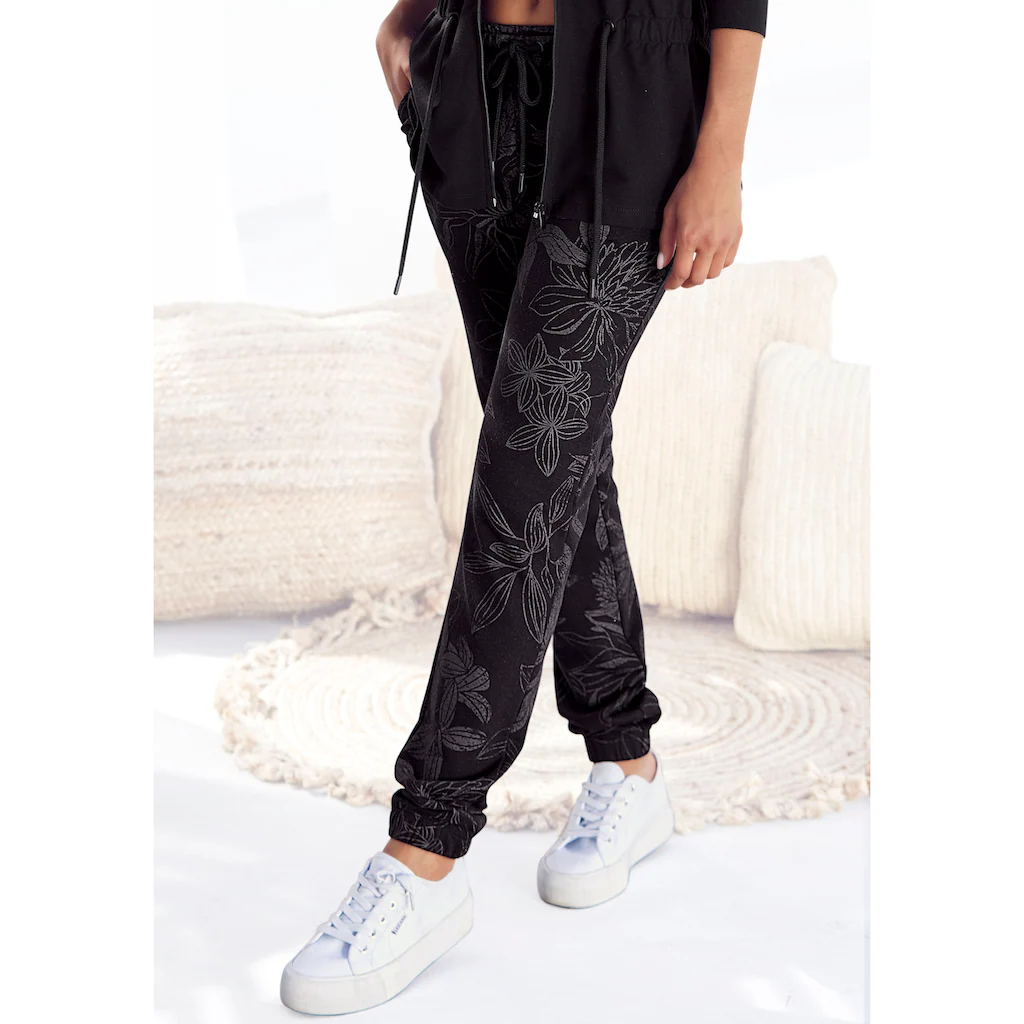 LASCANA Loungehose mit floralem Alloverdruck Loungeanzug