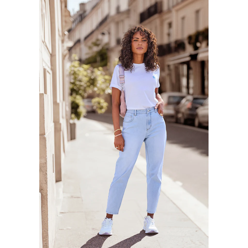 LASCANA T-Shirt Mit Süßer Herz-Stickerei Kurzarmshirt Aus Baumwolle