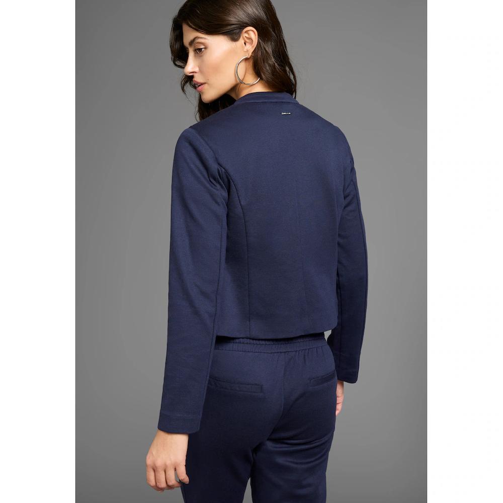 Laura Scott Kurzblazer Im Sportiven Look