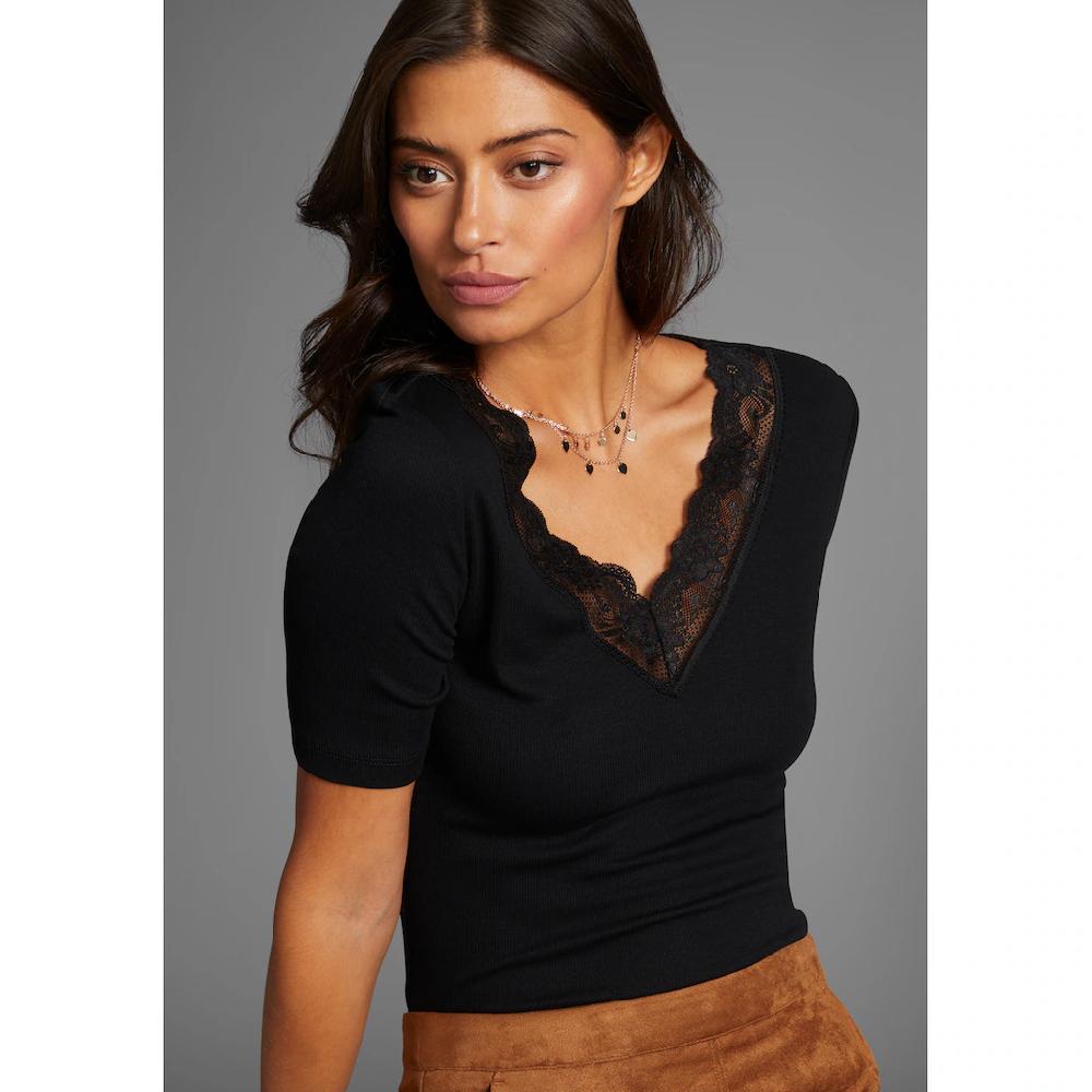 Laura Scott V-Shirt Kurzärmelig Sehr Figurbetonte Passform Elastisches Material