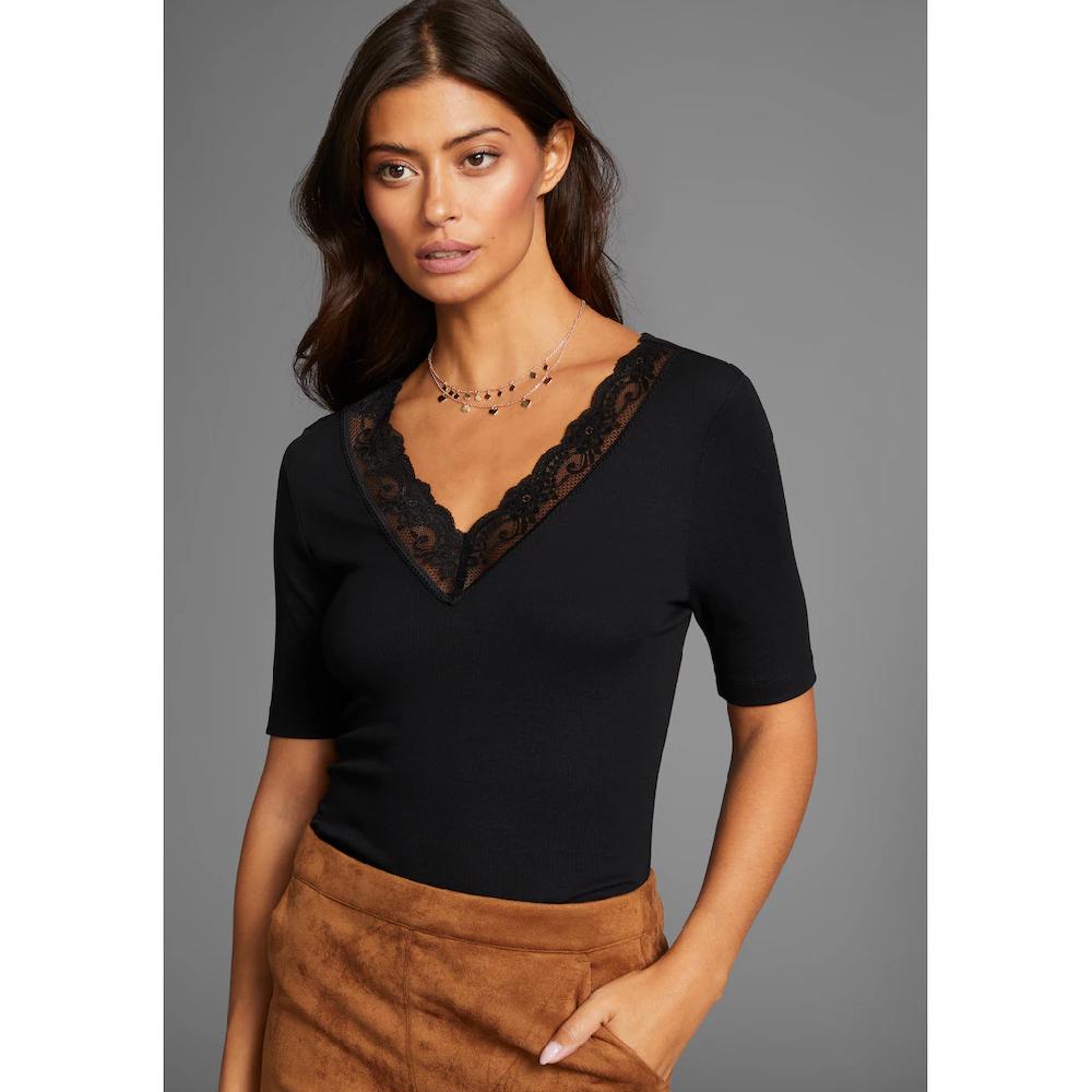 Laura Scott V-Shirt kurzärmelig sehr figurbetonte Passform elastisches Material