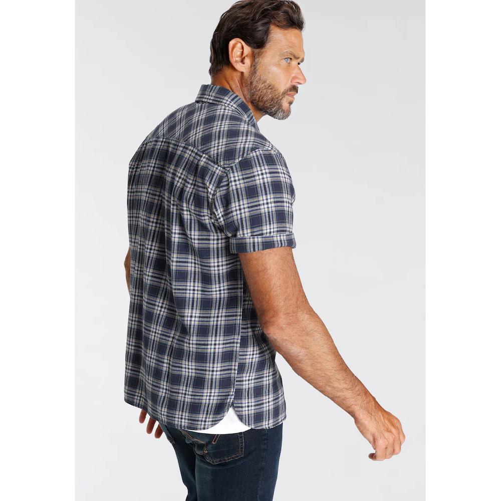 Man's World Kurzarmhemd Mit Kleinem Brustprint