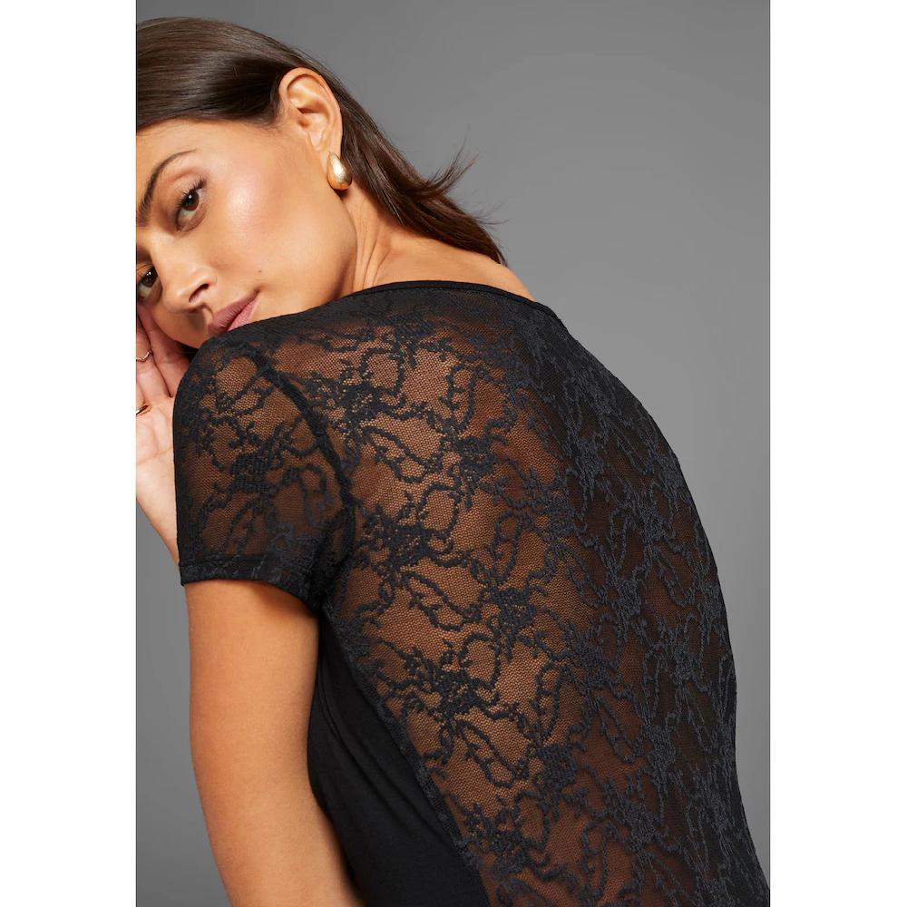 Melrose Rundhalsshirt Kurzarm Hüftlange Passform Feminin Geschnitten