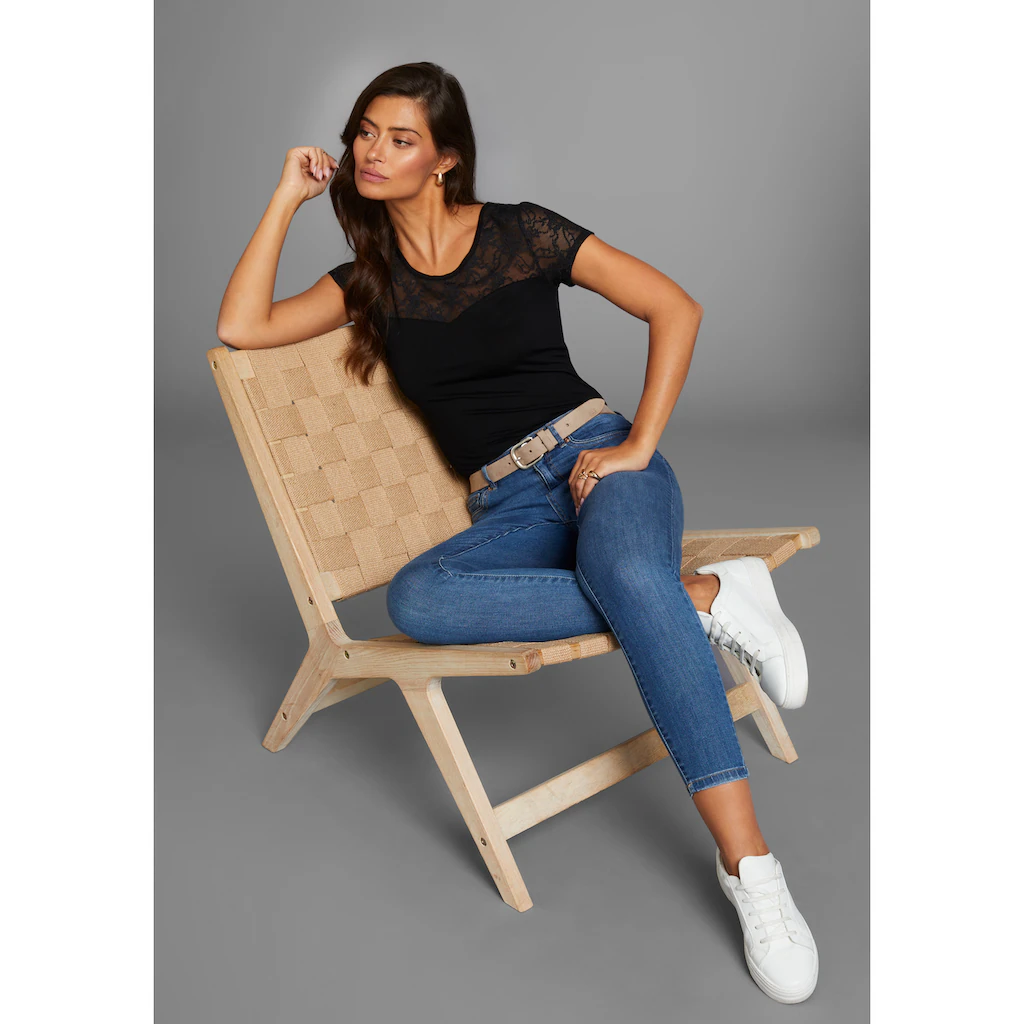 Melrose Rundhalsshirt Kurzarm Hüftlange Passform Feminin Geschnitten