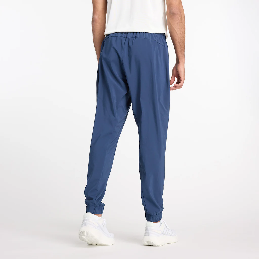 New Balance Trainingshose »SPORT ESSENTIALS WOVEN JOGGER« Auf Rechnung