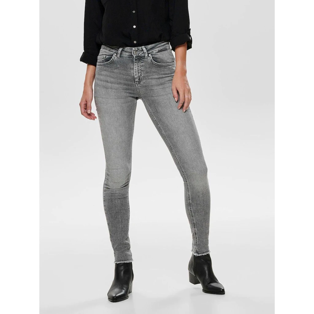 ONLY Skinny-fit-Jeans »ONLBLUSH MID SK ANK RW REA0918 NOOS« mit ausgefranstem Saum