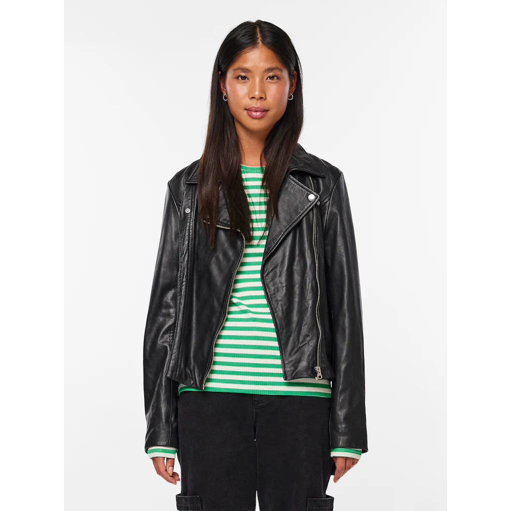 pieces Lederjacke »PCSUSSE LEATHER JACKET NOOS« aus weichem Lammleder