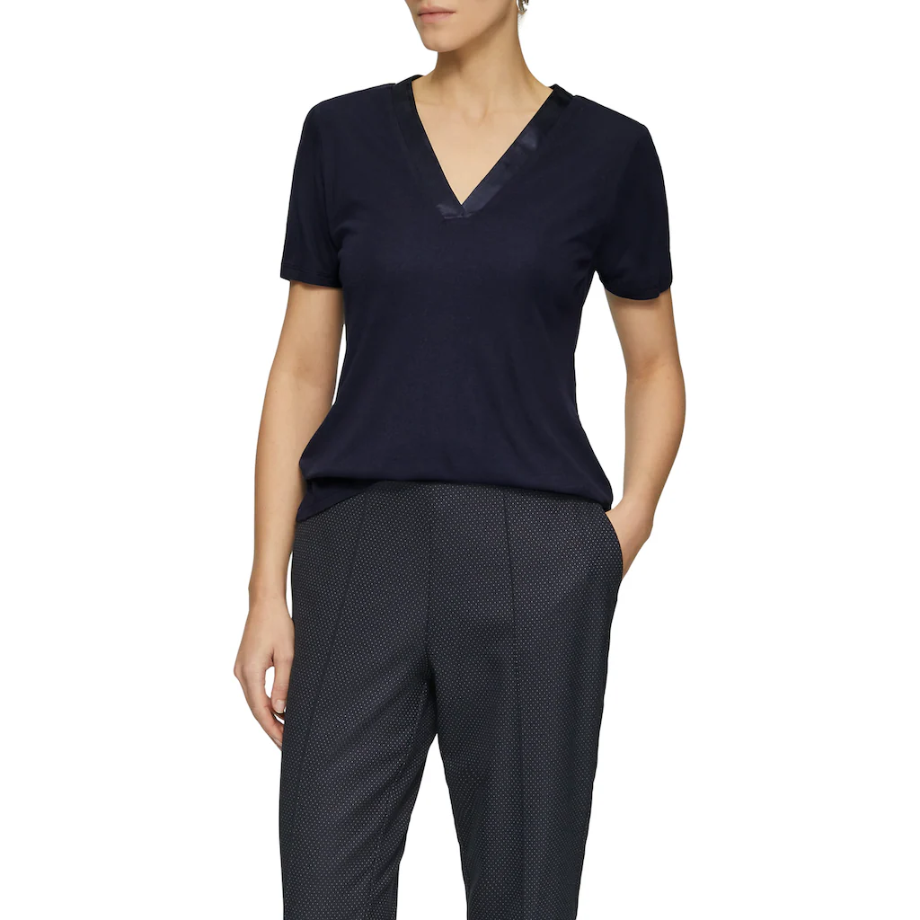 s.Oliver BLACK LABEL T-Shirt mit satiniertem V-Ausschnitt