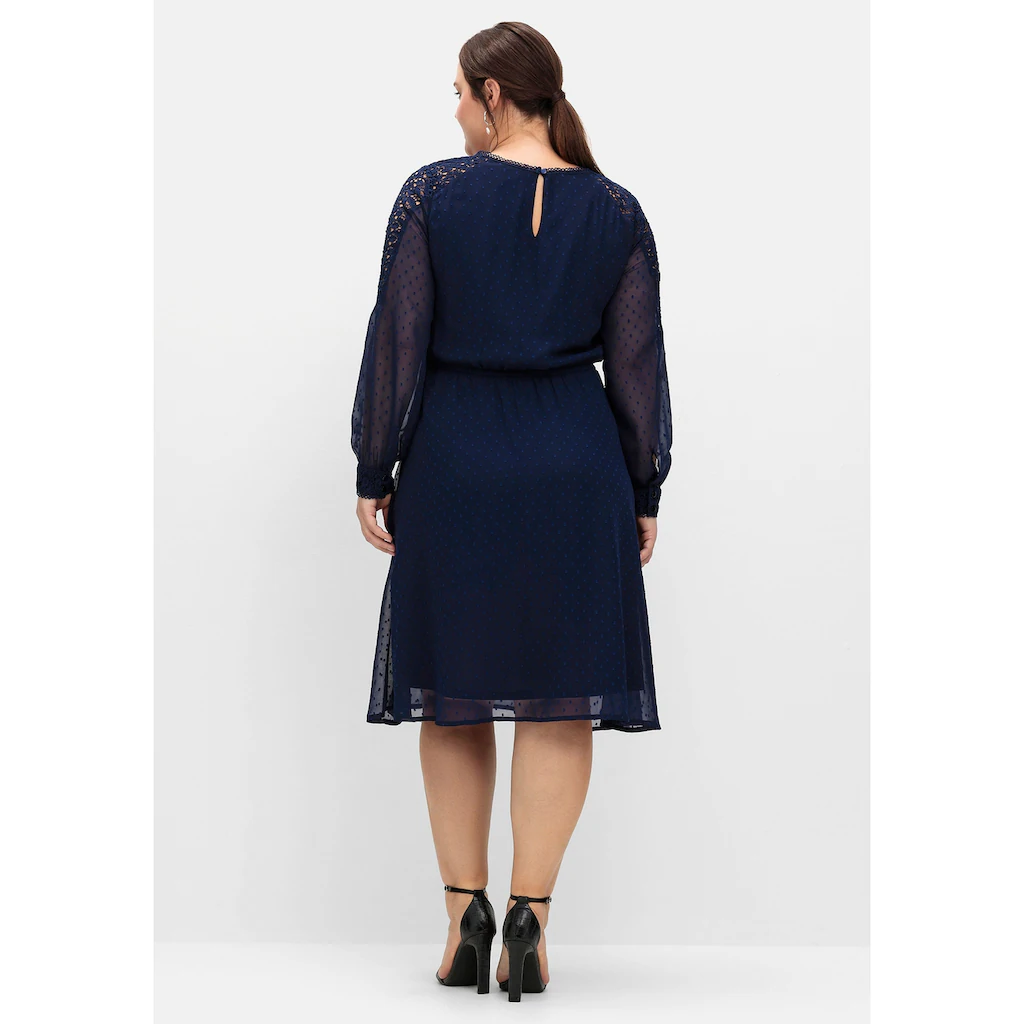 Sheego Cocktailkleid »Große Größen« Aus Dobby-Chiffon Mit Spitze Am Ärmel