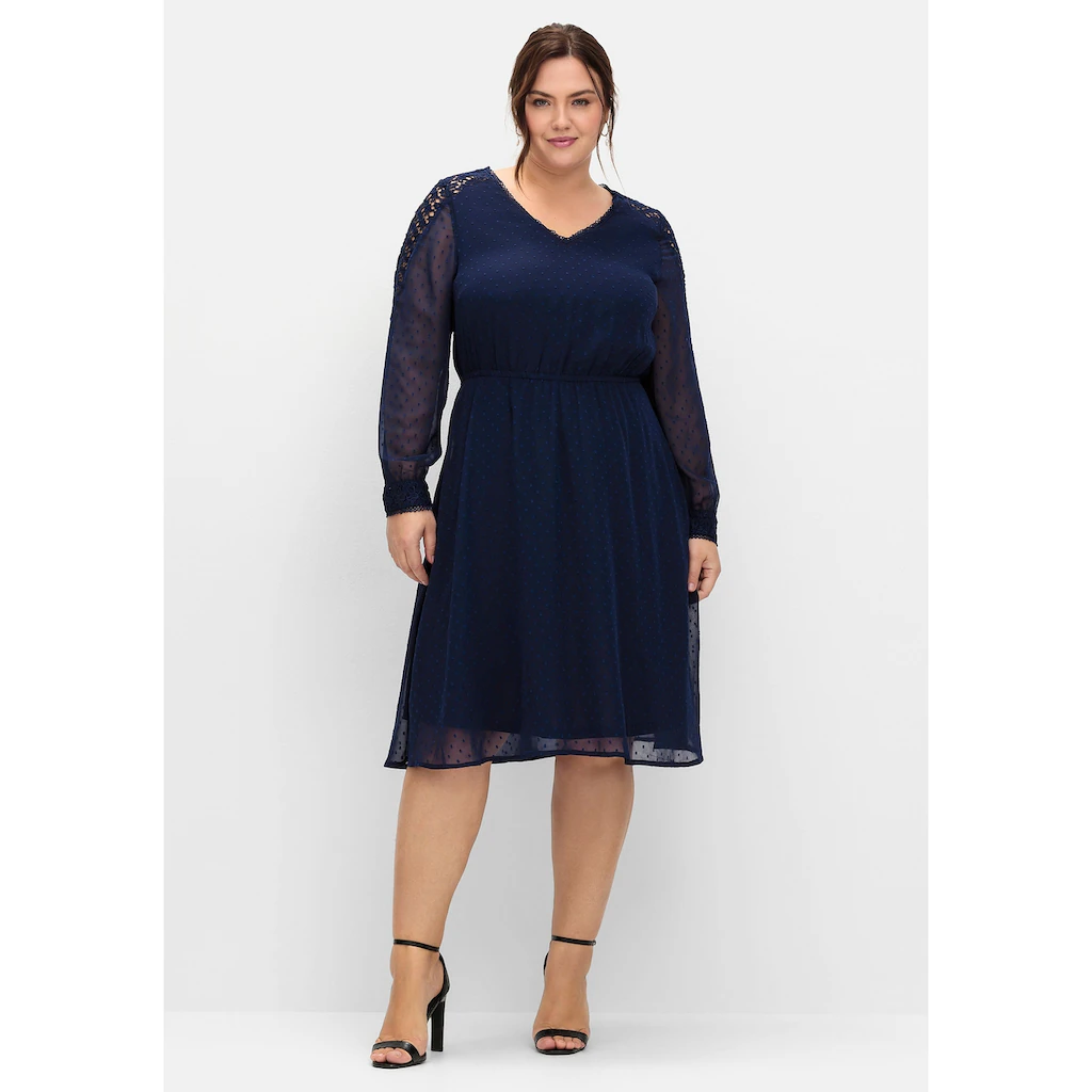 Sheego Cocktailkleid »Große Größen« aus Dobby-Chiffon mit Spitze am Ärmel
