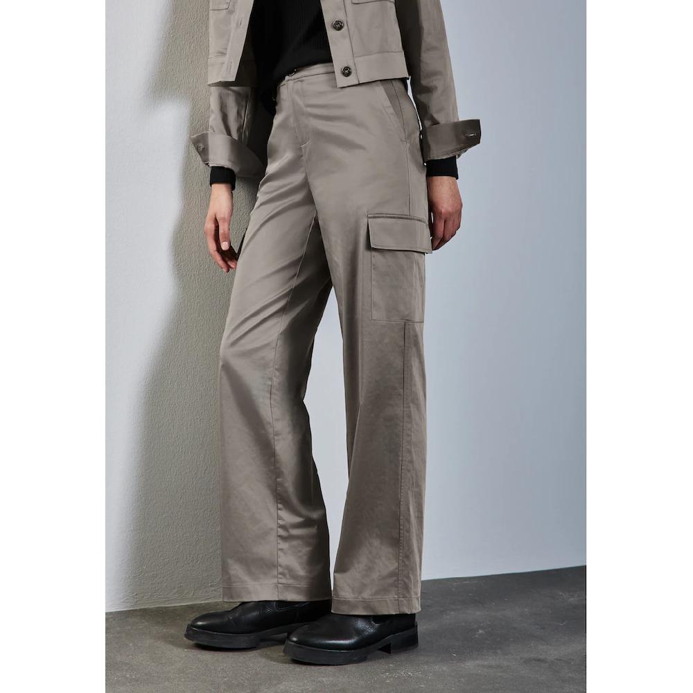 STREET ONE Cargohose in schimmernder Optik
