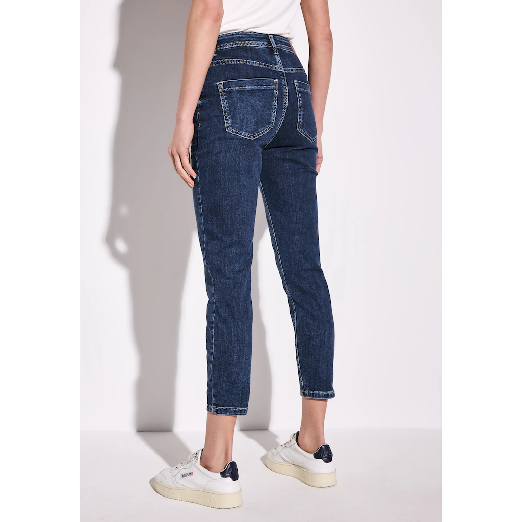 STREET ONE Slim-fit-Jeans in dunkelblauer Waschung