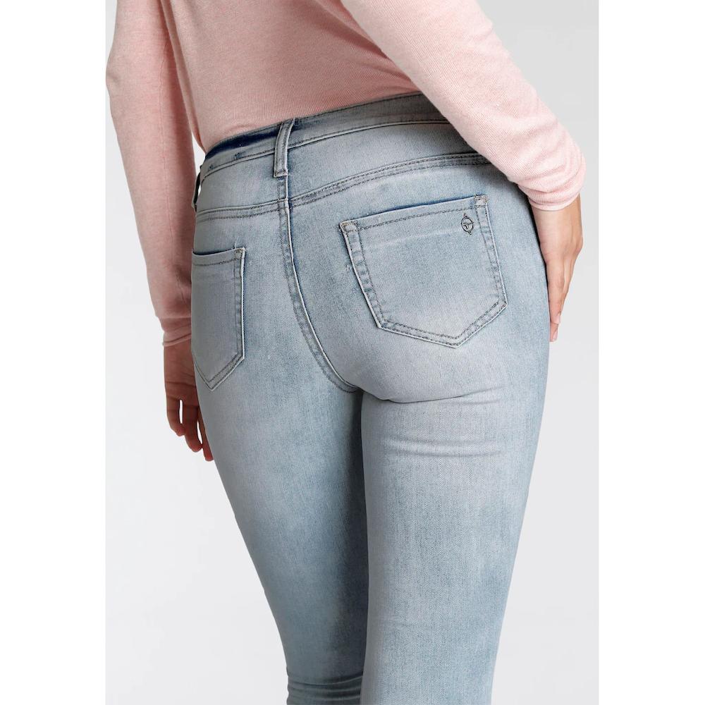 Tamaris Skinny-fit-Jeans Schmale Beinform Normale Leibhöhe 5-Pocket-Form Used-Waschung