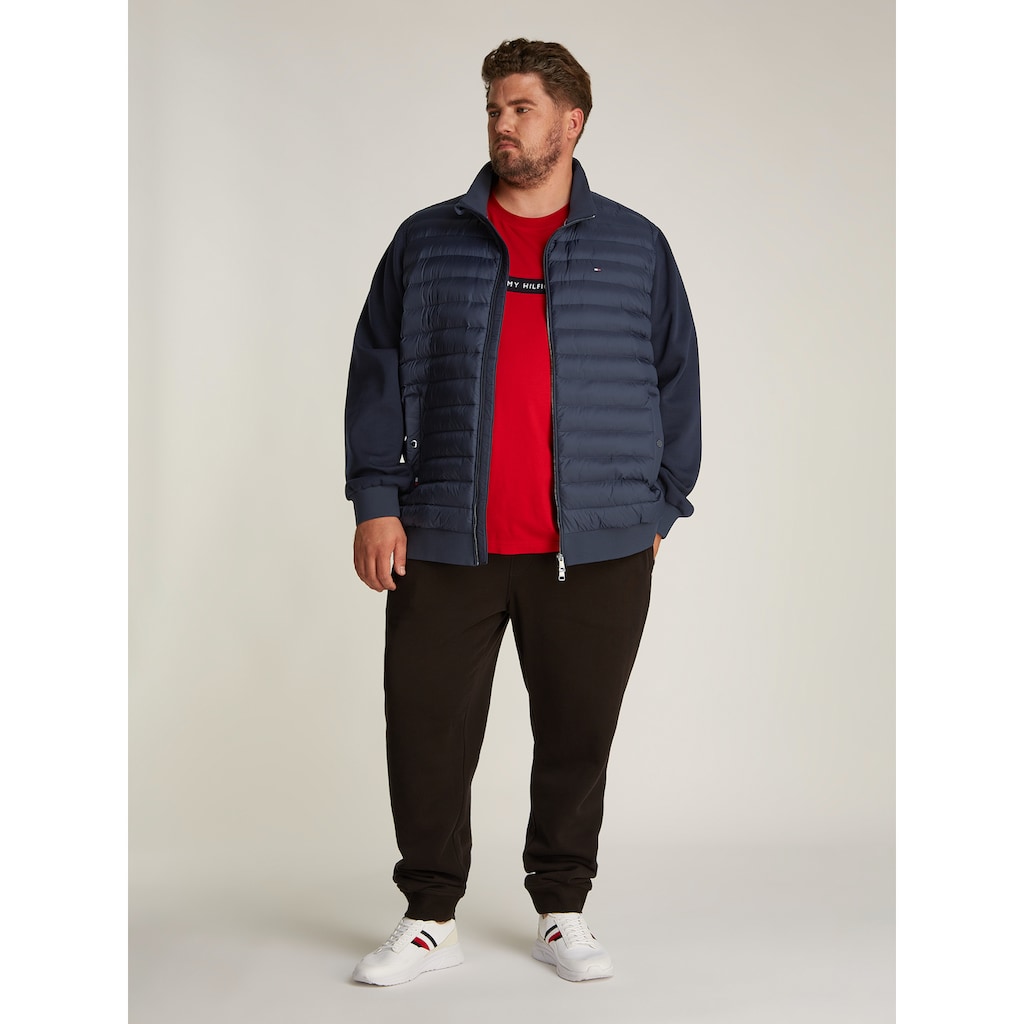 Tommy Hilfiger Big & Tall Collegejacke »BT-MIX MEDIA STAND CLLR-B« In Großen Größen Mit Gesteppten Einsatz Vorne ▷ Bestellen