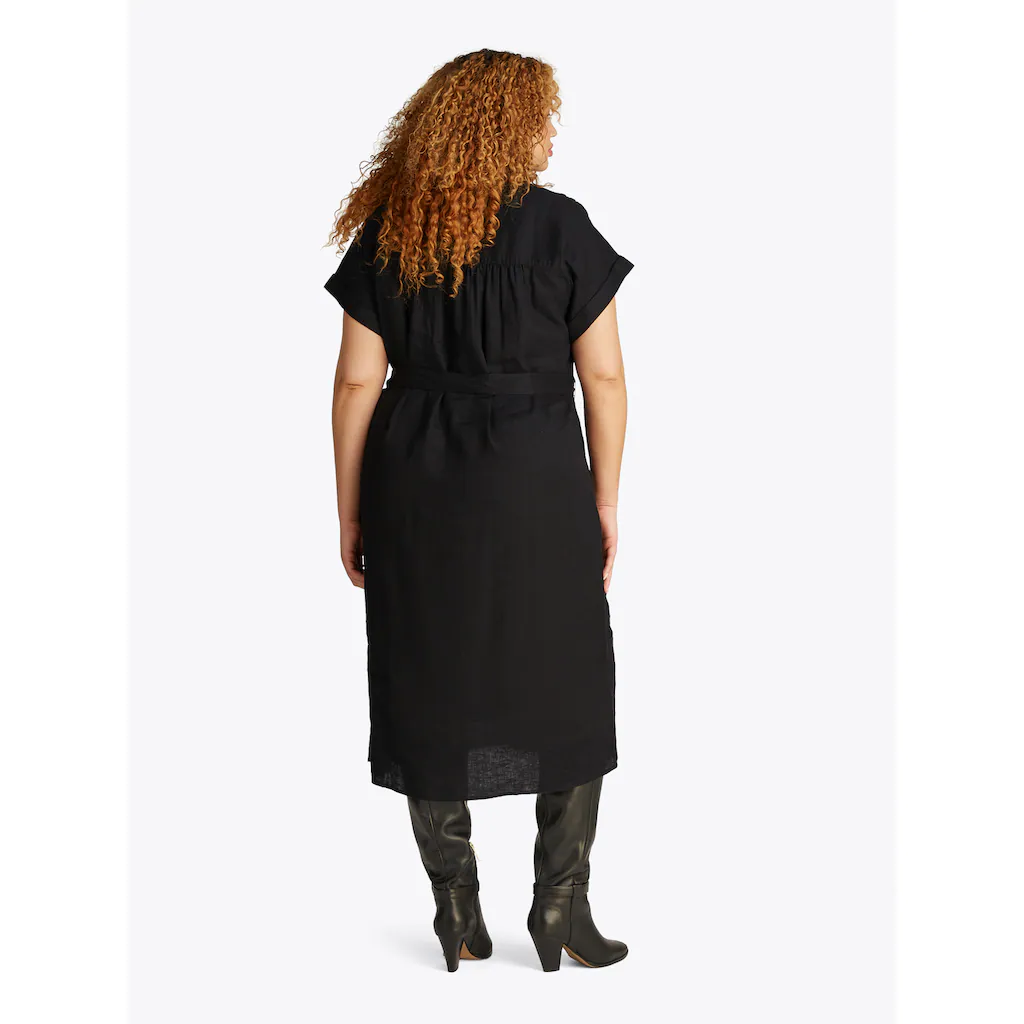 Tommy Hilfiger Curve Midikleid »CRV ESS LI BELTED S/S MIDI DRESS« In Großen Größen Mit Gürtel Logostickerei