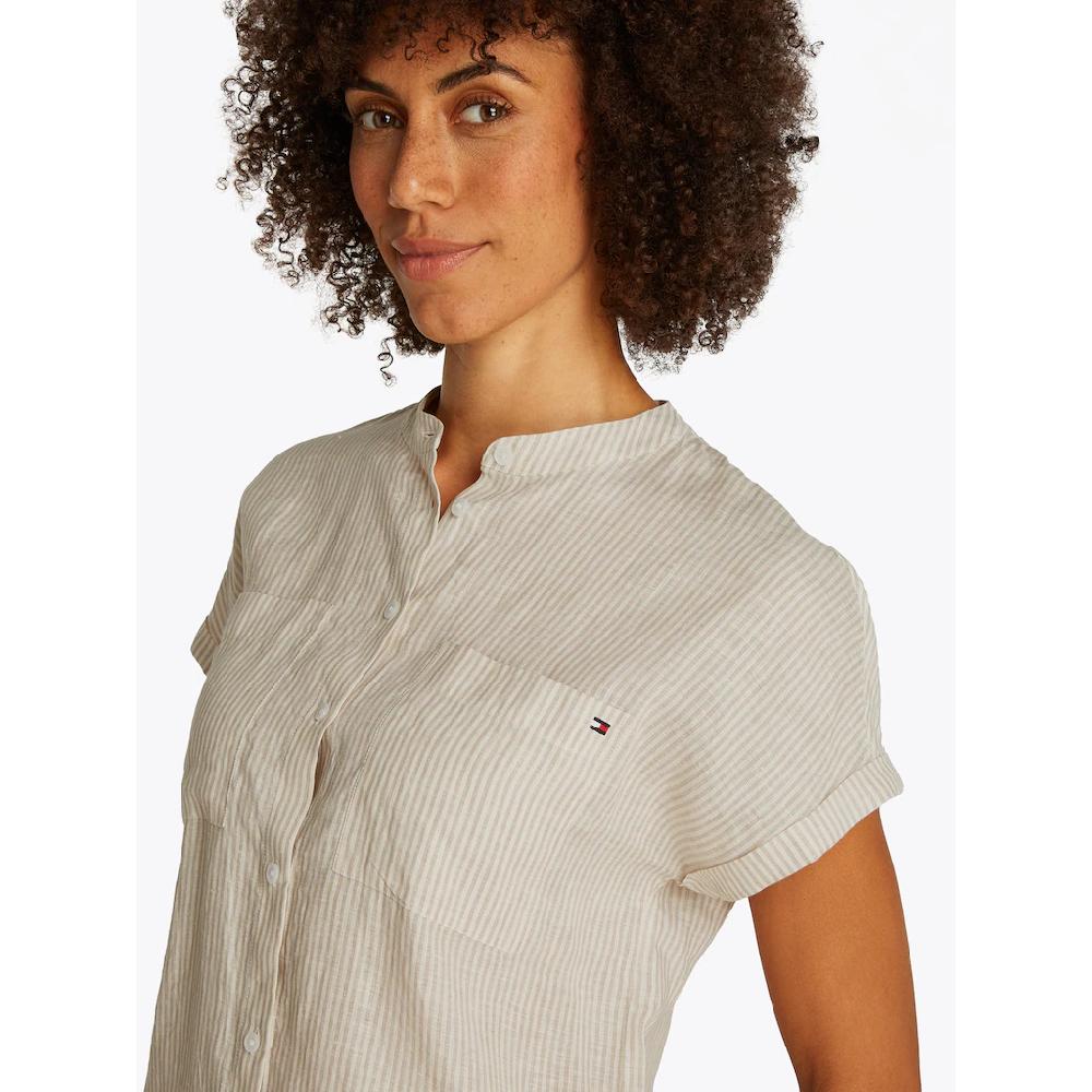 Tommy Hilfiger Kurzarmbluse »ESS LINEN COLLARLESS S/S BLOUSE« Mit Logostickerei Kühlendes Premium Leinen