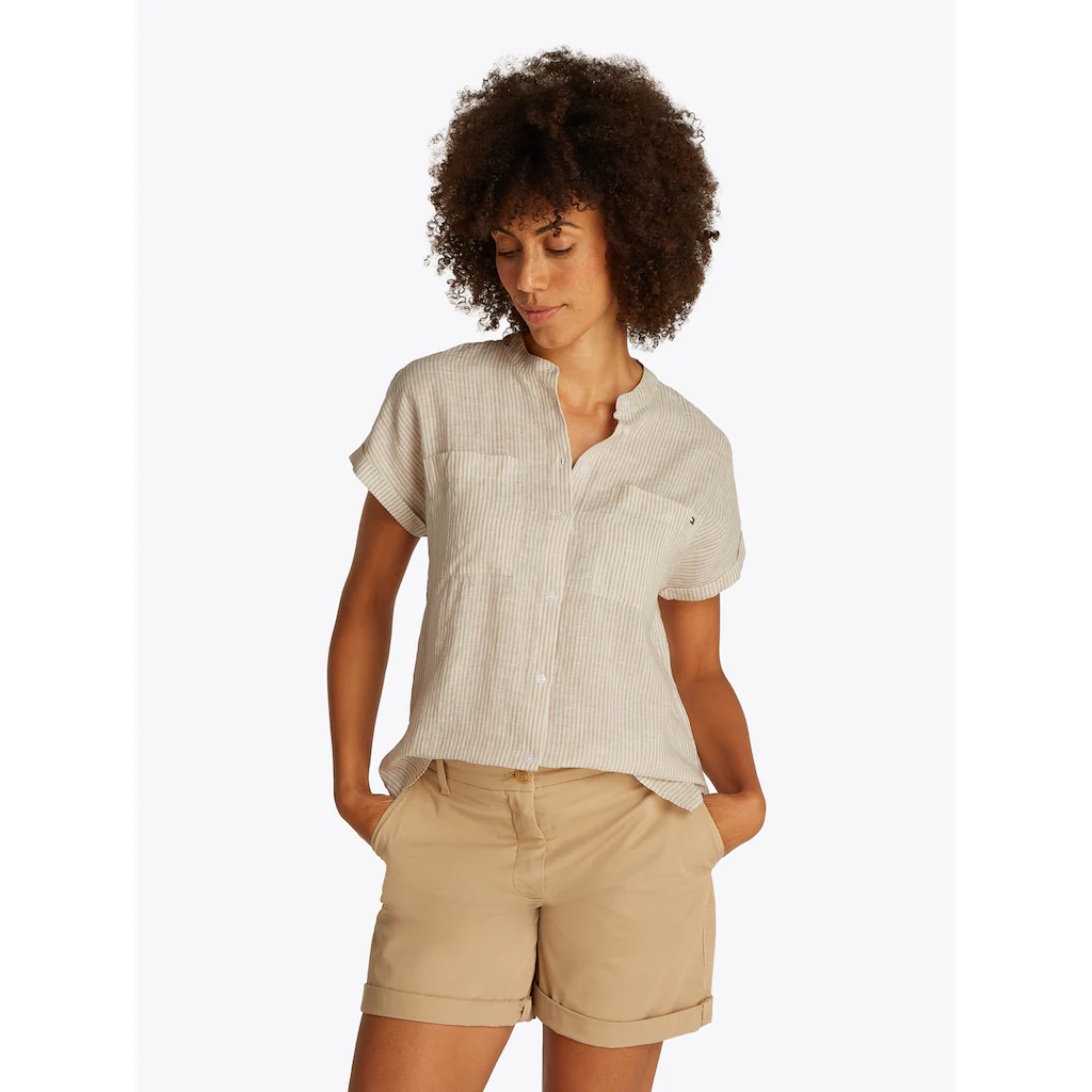 Tommy Hilfiger Kurzarmbluse »ESS LINEN COLLARLESS S/S BLOUSE« mit Logostickerei kühlendes Premium Leinen
