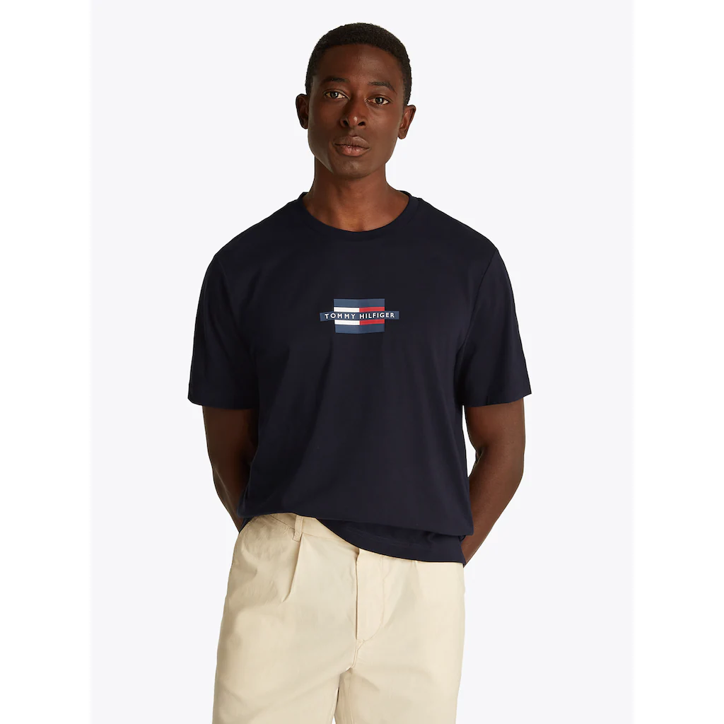 Tommy Hilfiger Kurzarmshirt »FLAG BOX TEE« Mit Rundhalsausschnitt ▷ bestellen