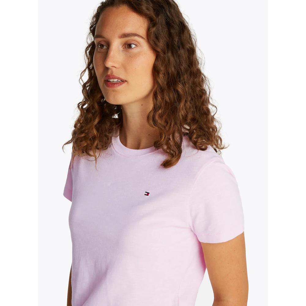 Tommy Hilfiger Rundhalsshirt »SLUB REG C-NK SS« Mit Flammgarn-Struktur Mit Logostickerei