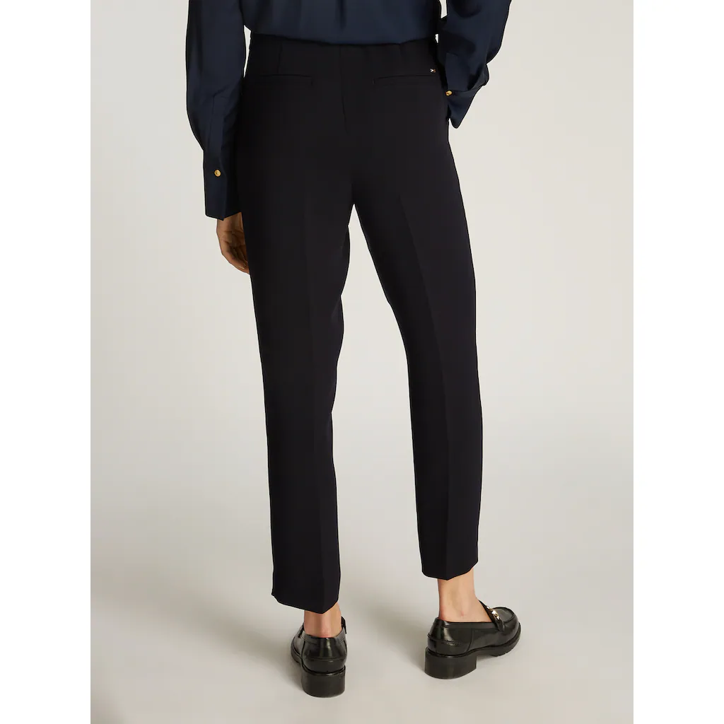 Tommy Hilfiger Webhose »CREPE SLIM PULL ON PANT« Mit Metalllabel Bügelfalten