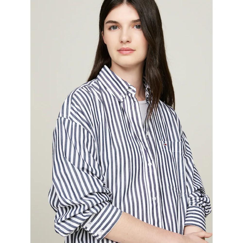 Tommy Jeans Hemdbluse »TJW OVS PINSTRIPE SHIRT« In Modischem Nadelstreifen