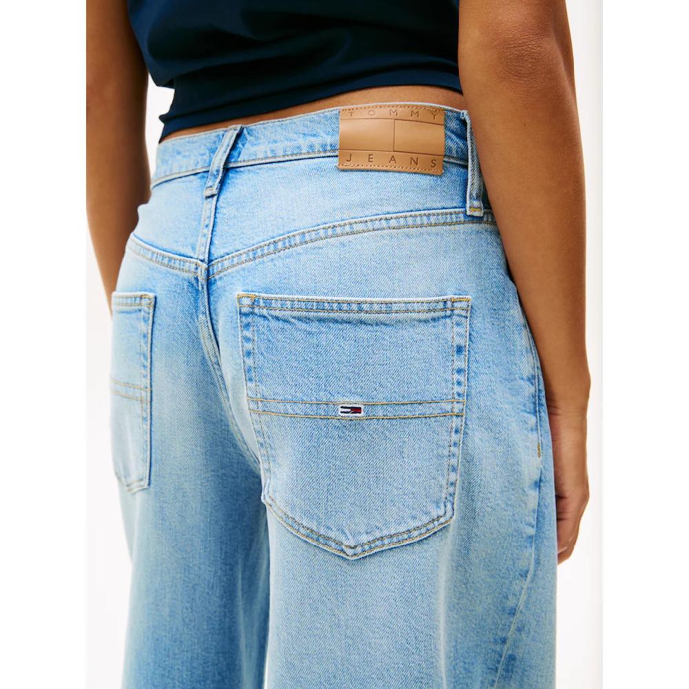 Tommy Jeans Loose-fit-Jeans »Charlie Mid Rise Lose Wide« Mit Logostickerei