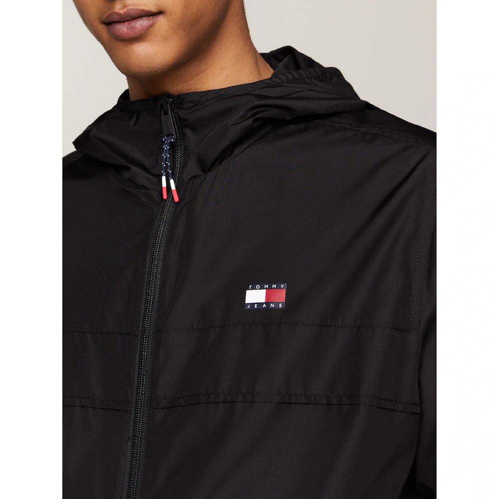 Tommy Jeans Outdoorjacke »TJM LW CHICAGO JACKET« Mit Kapuze Mit Logoprägung Auf Raten
